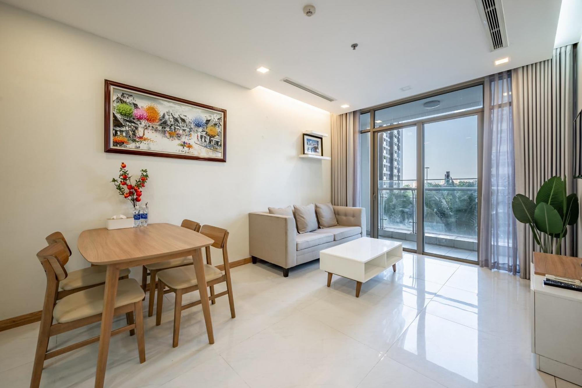 Luxury At Vinhomes Park * TP. Hồ Chí Minh