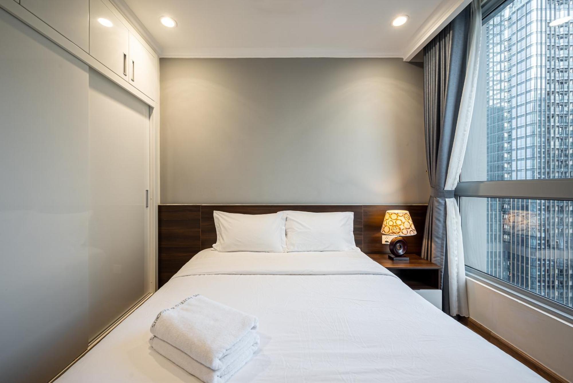 Căn hộ Luxury At Vinhomes Park *