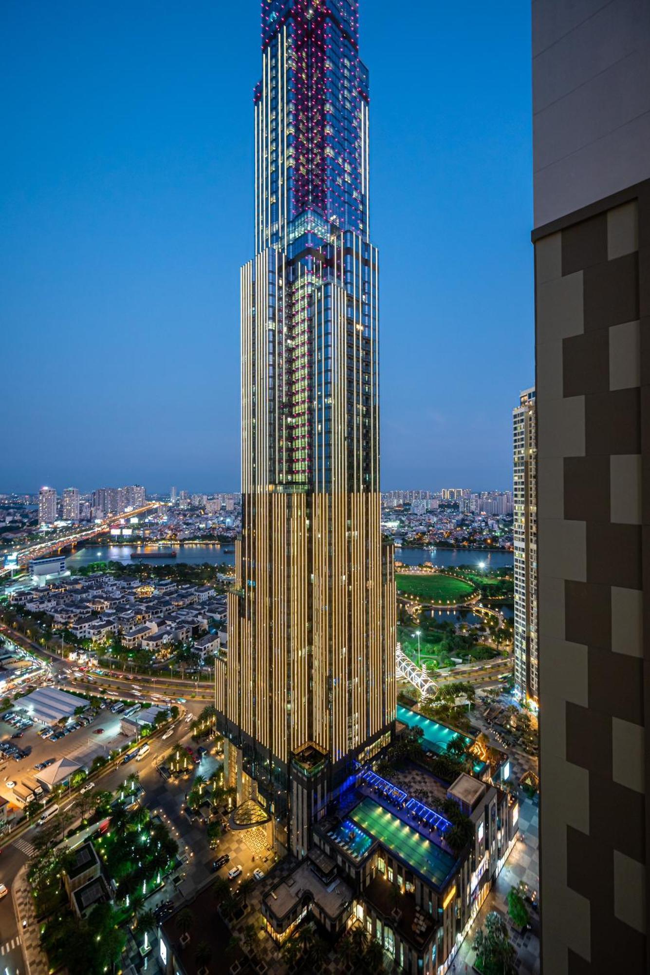 Luxury At Vinhomes Park Căn hộ