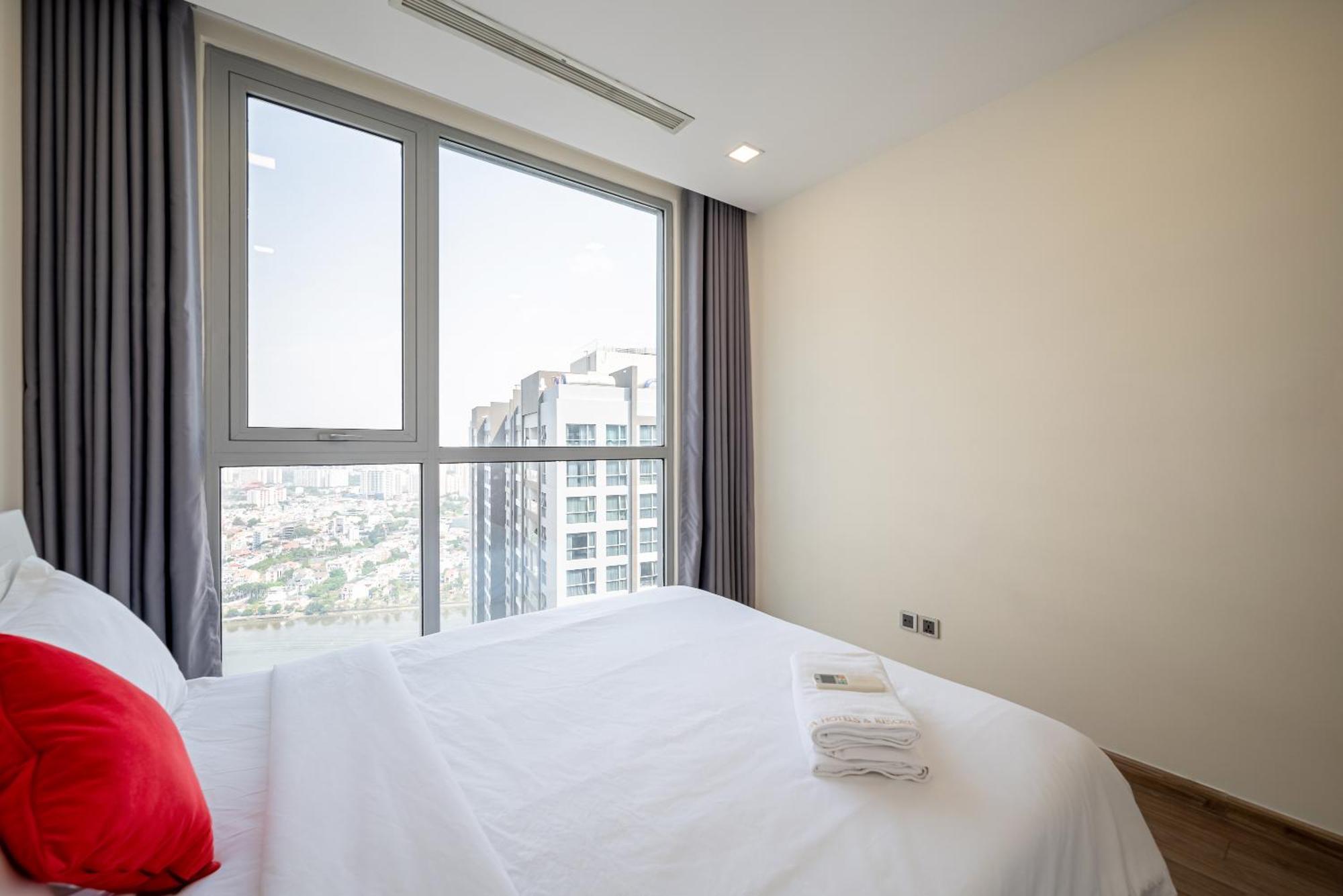 Luxury At Vinhomes Park Căn hộ