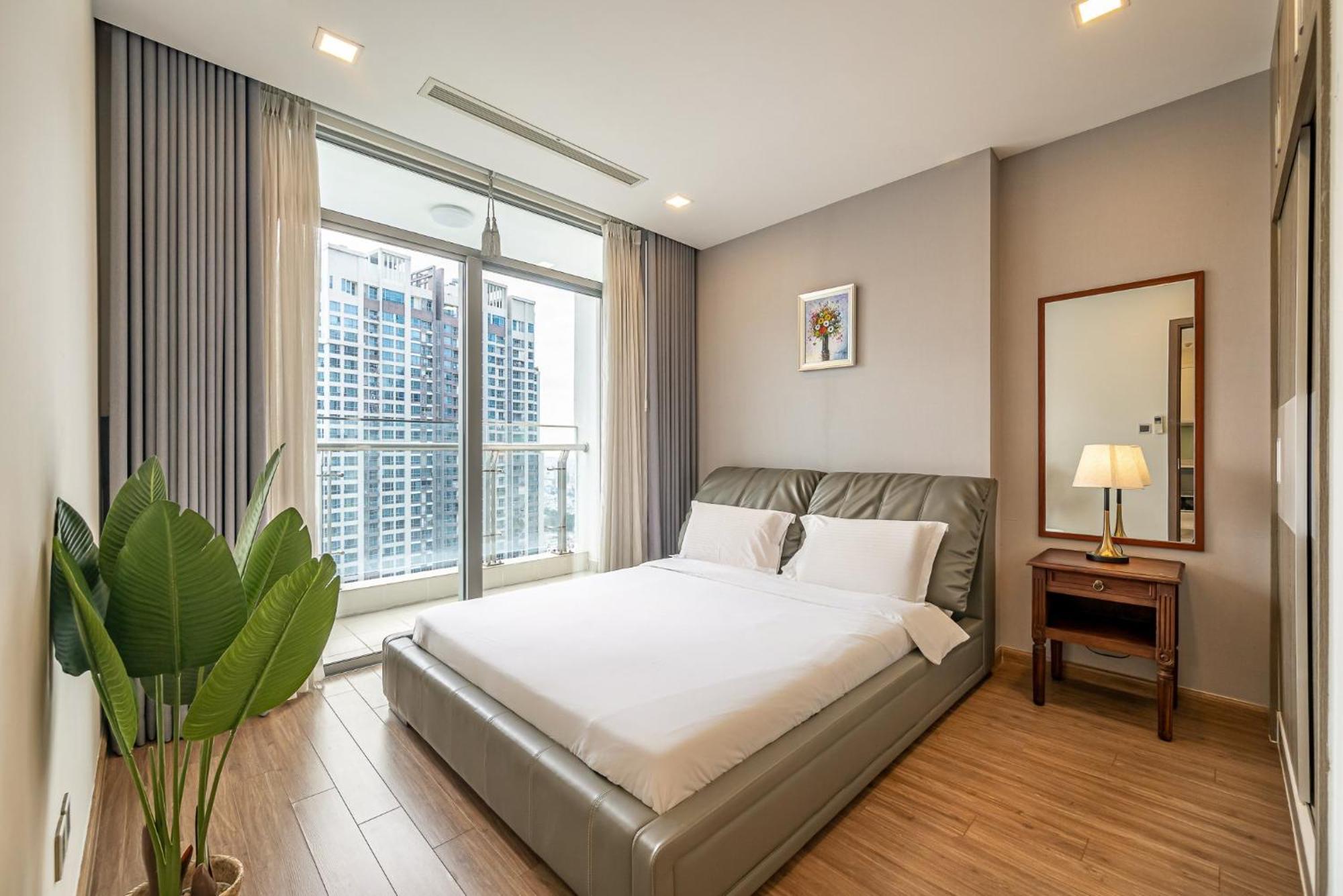 Căn hộ Luxury At Vinhomes Park *