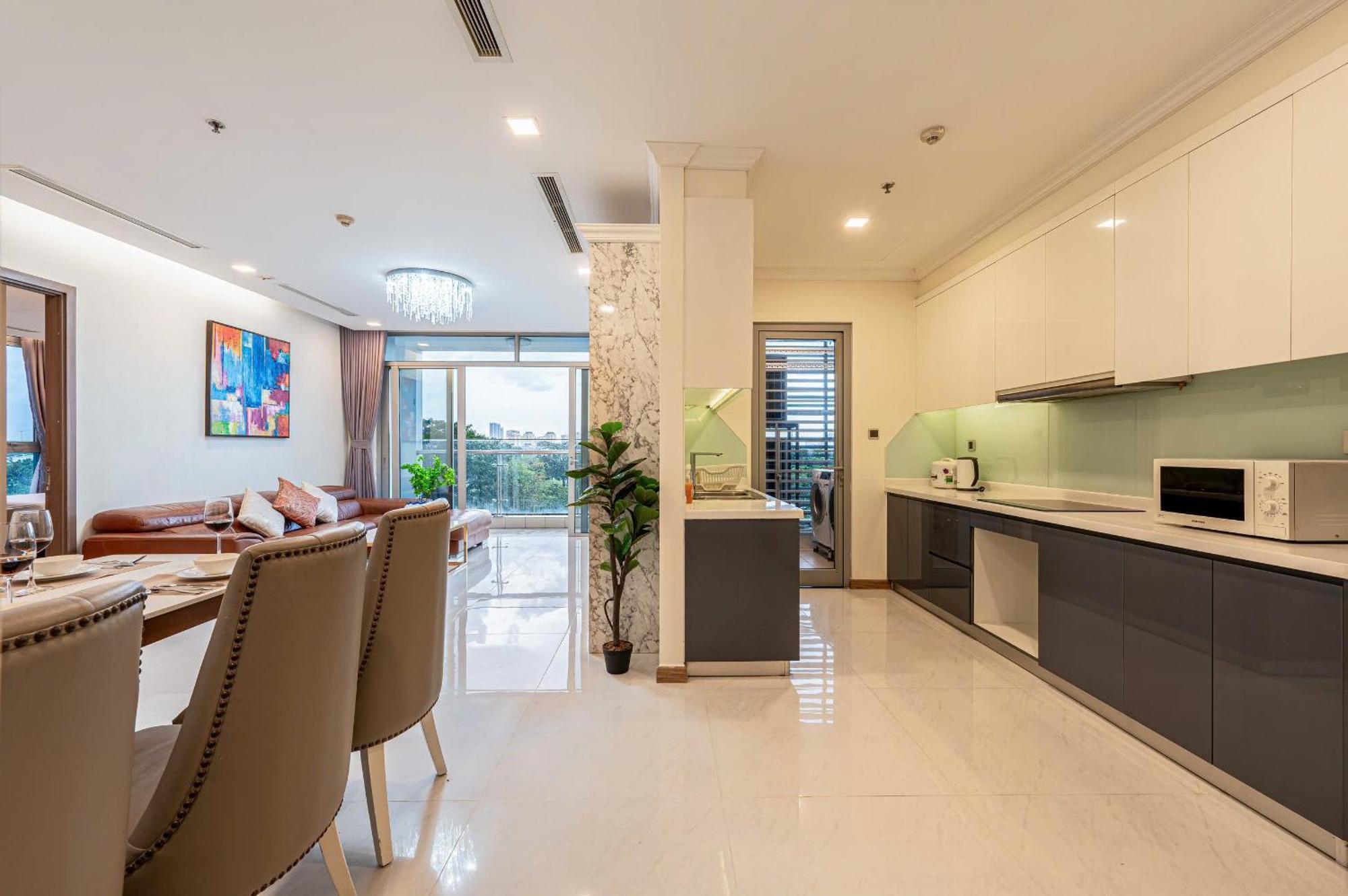 Căn hộ Luxury At Vinhomes Park *