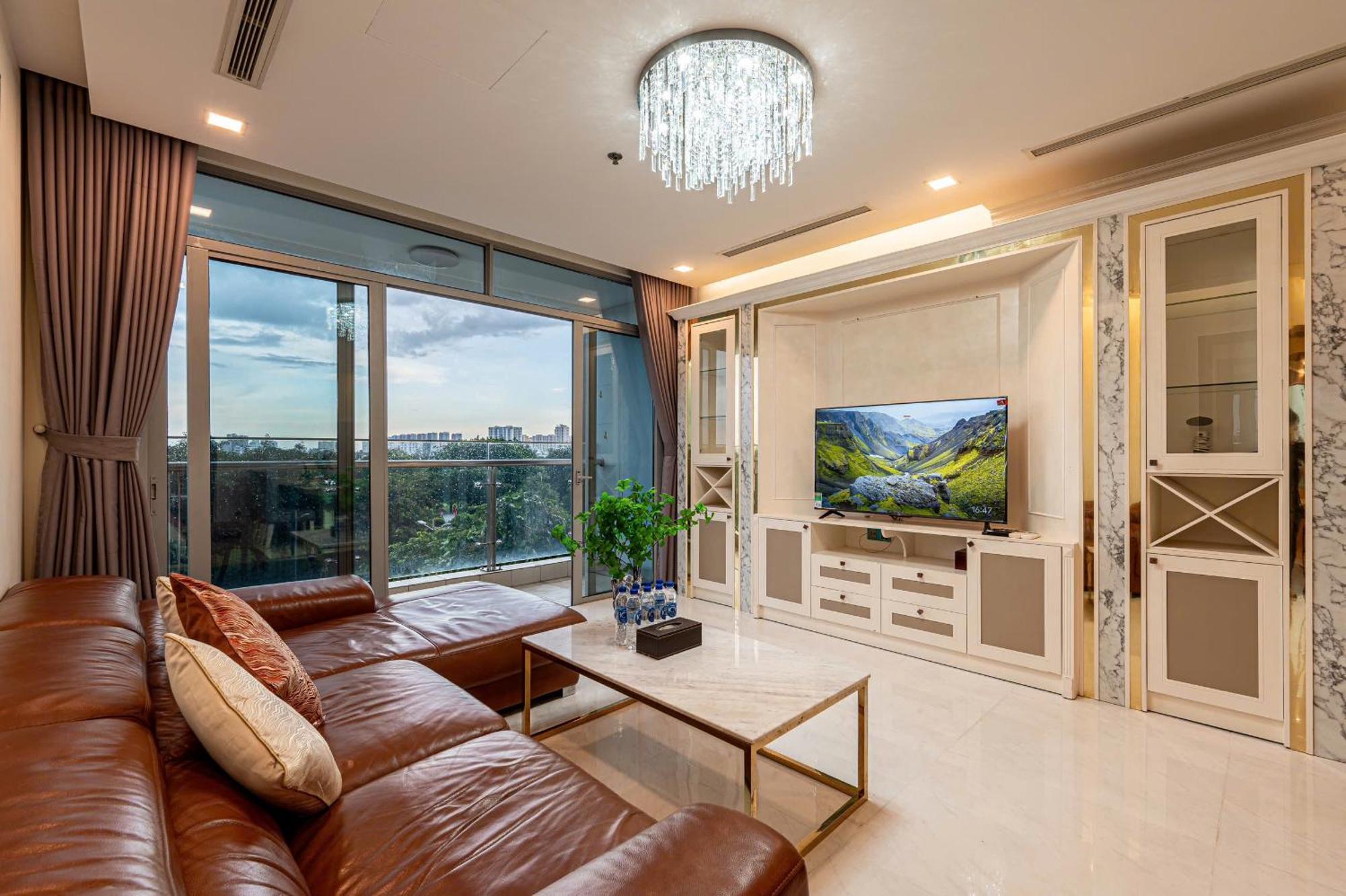 Luxury At Vinhomes Park TP. Hồ Chí Minh