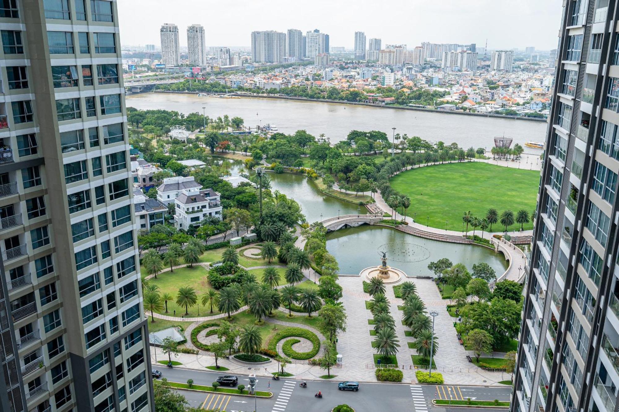 Luxury At Vinhomes Park * TP. Hồ Chí Minh