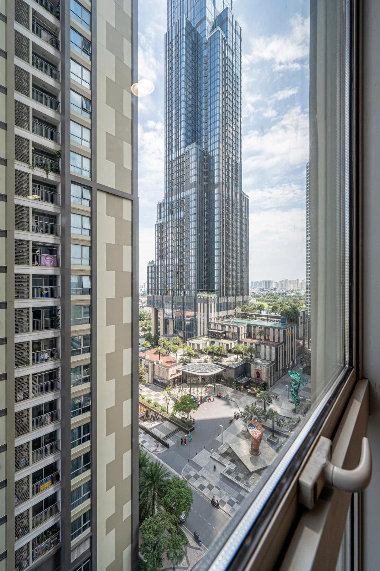 Luxury At Vinhomes Park * TP. Hồ Chí Minh