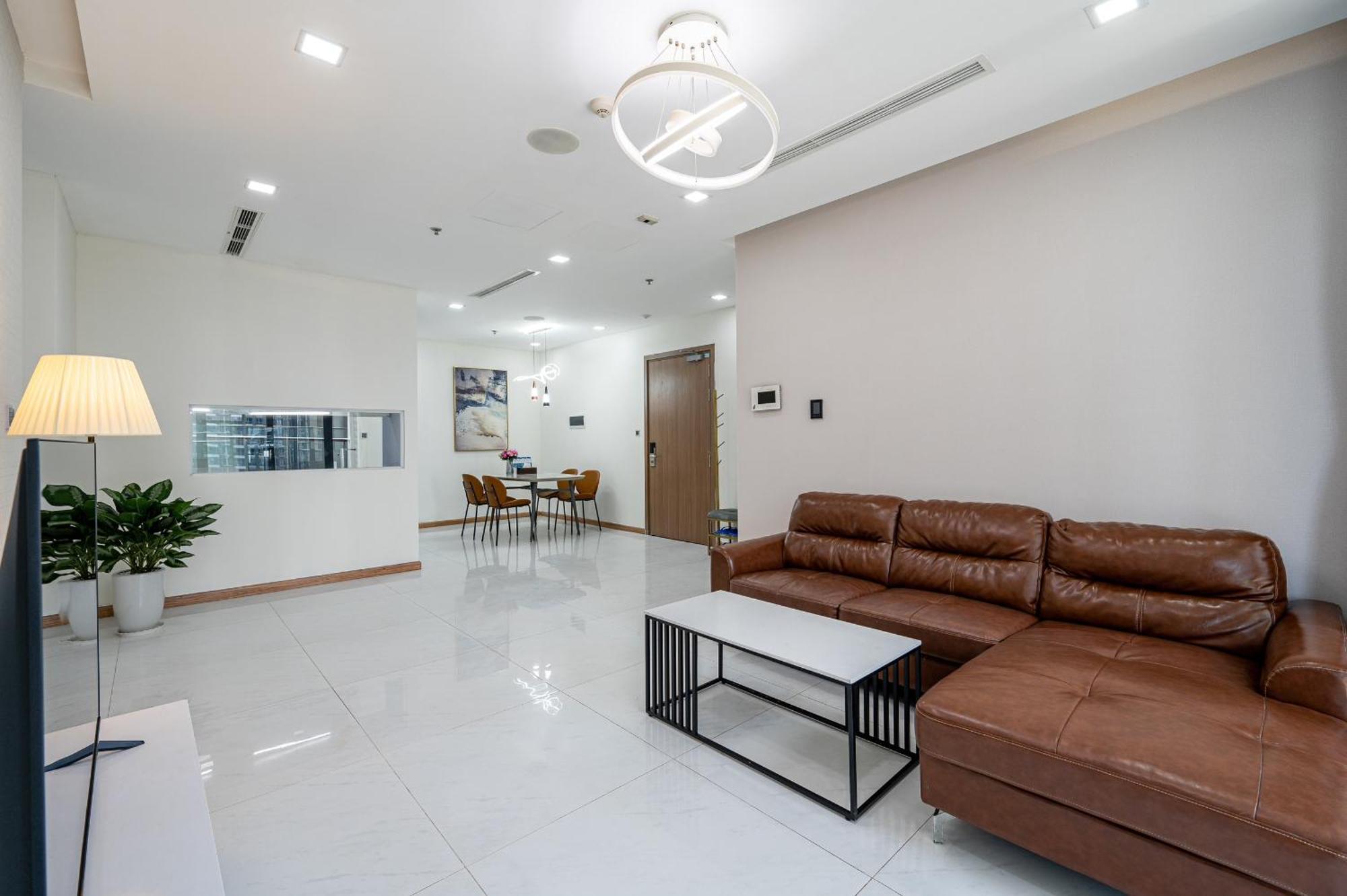 Luxury At Vinhomes Park Căn hộ