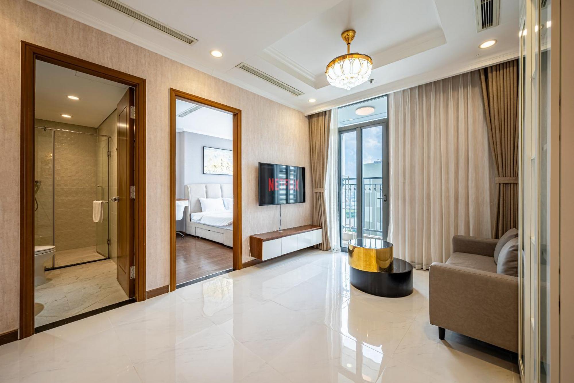 Luxury At Vinhomes Park * TP. Hồ Chí Minh