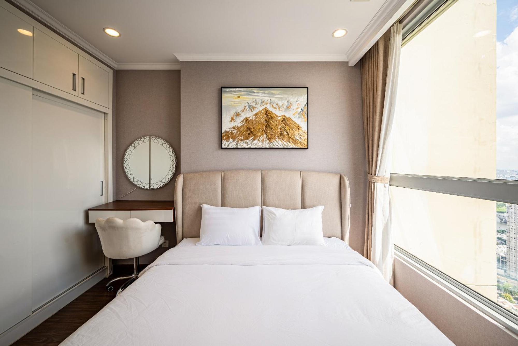 Luxury At Vinhomes Park Căn hộ TP. Hồ Chí Minh