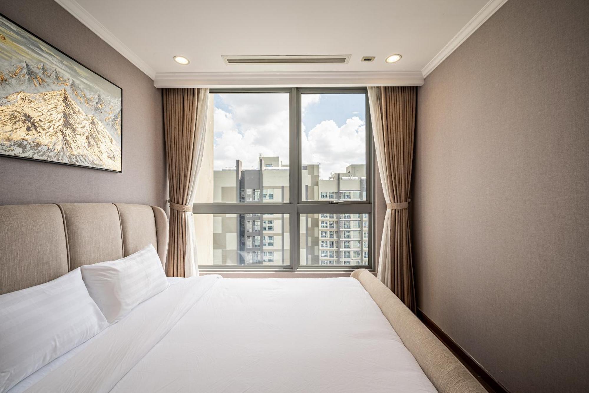 Luxury At Vinhomes Park Căn hộ TP. Hồ Chí Minh