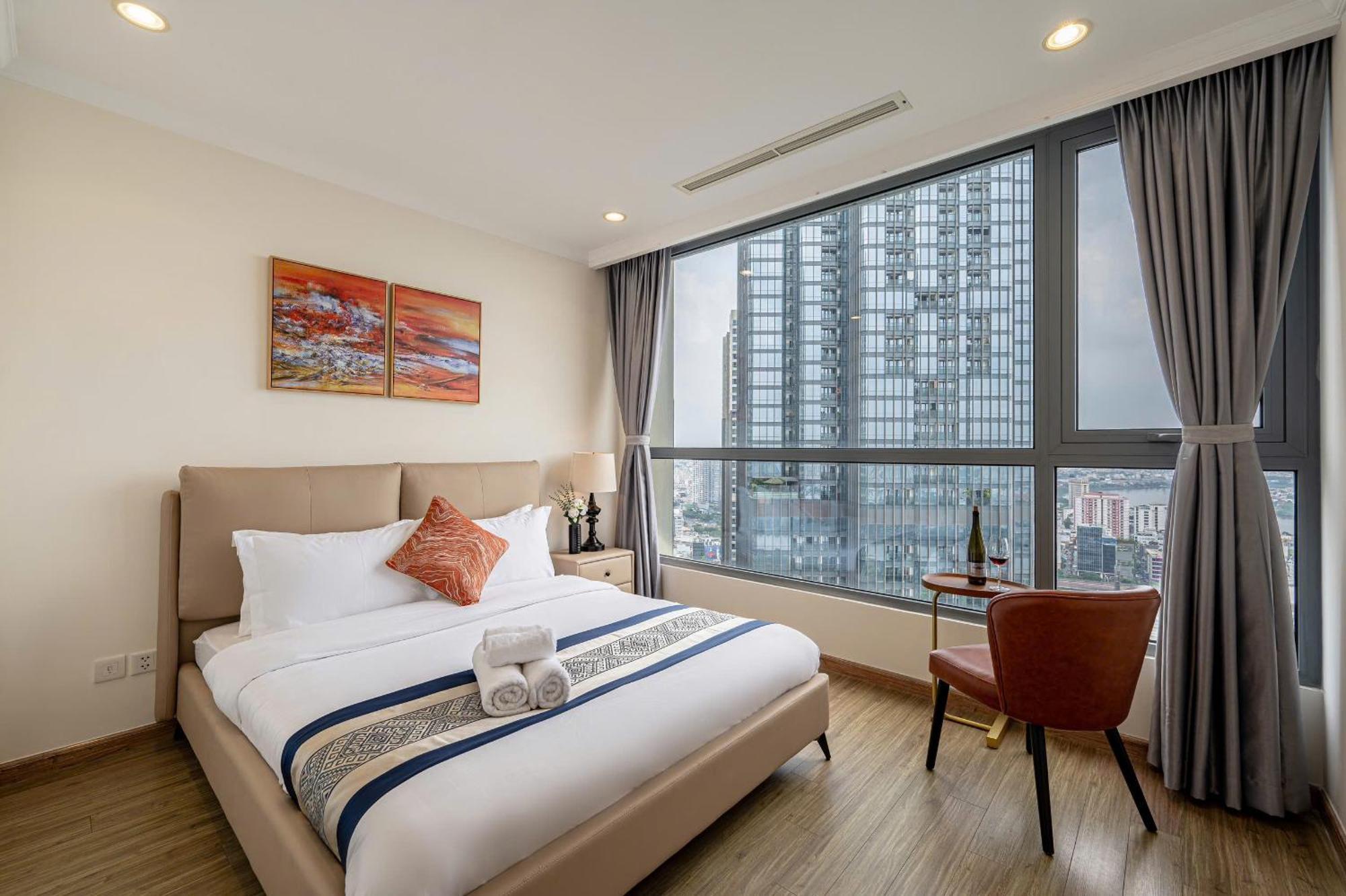 Luxury At Vinhomes Park Căn hộ TP. Hồ Chí Minh