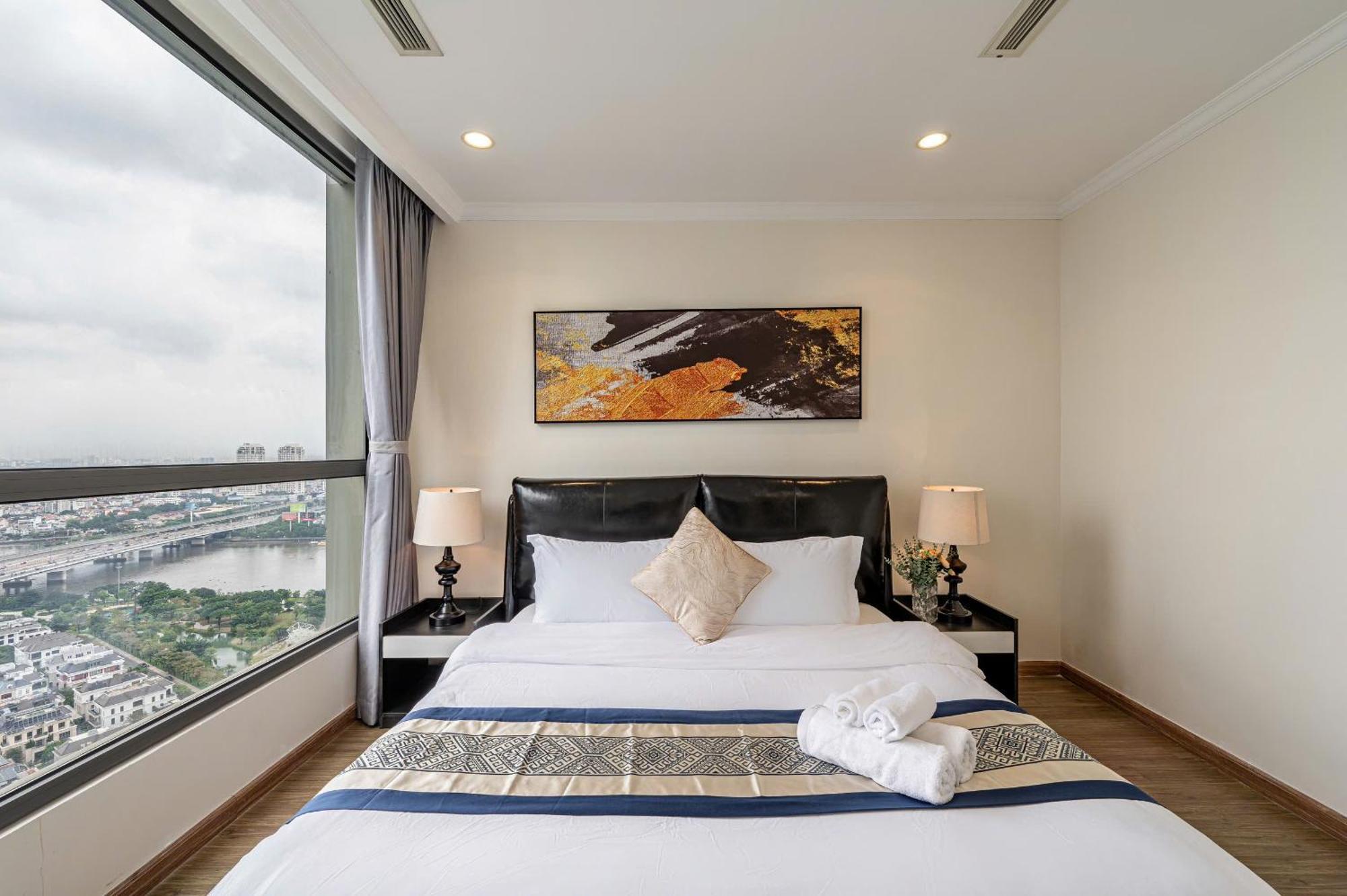 Luxury At Vinhomes Park Căn hộ TP. Hồ Chí Minh